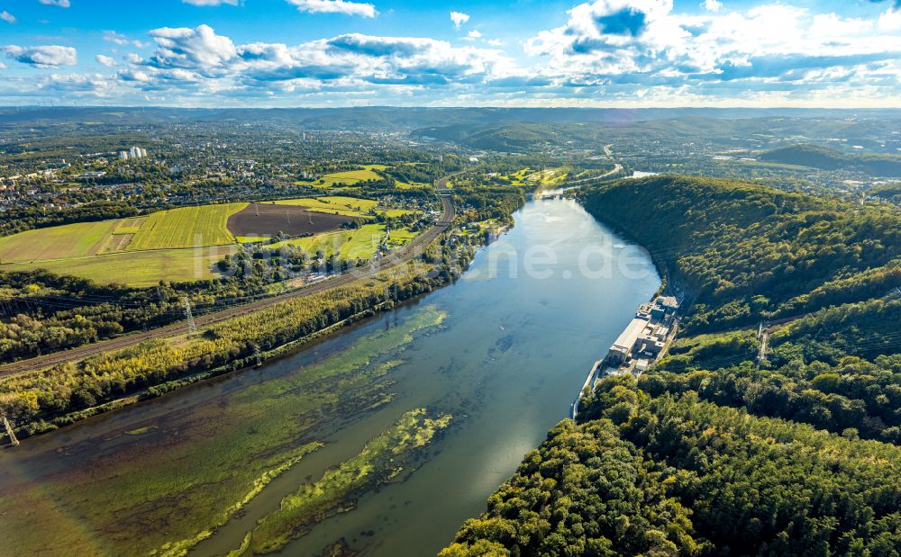 Luftaufnahme Hagen - Uferbereiche des Sees Hengsteysee am Flussverlauf der Ruhr in Hagen im Bundesland Nordrhein-Westfalen, Deutschland