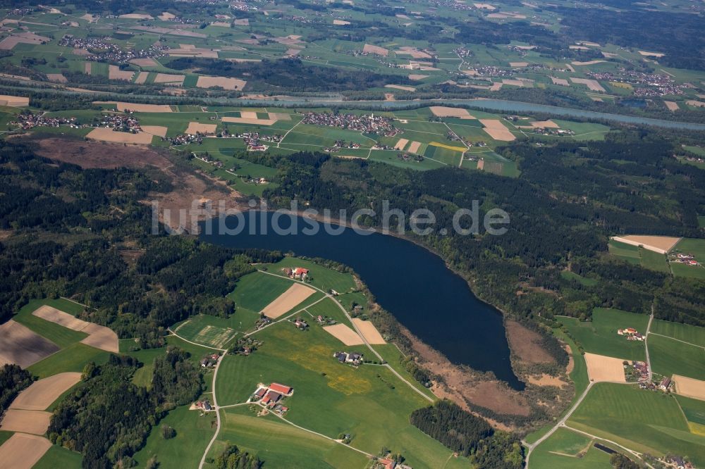 Haberspoint aus der Vogelperspektive: Uferbereiche des Sees Hofstätter See in einem Waldgebiet im Ortsteil Kalkgrub in Haberspoint im Bundesland Bayern, Deutschland