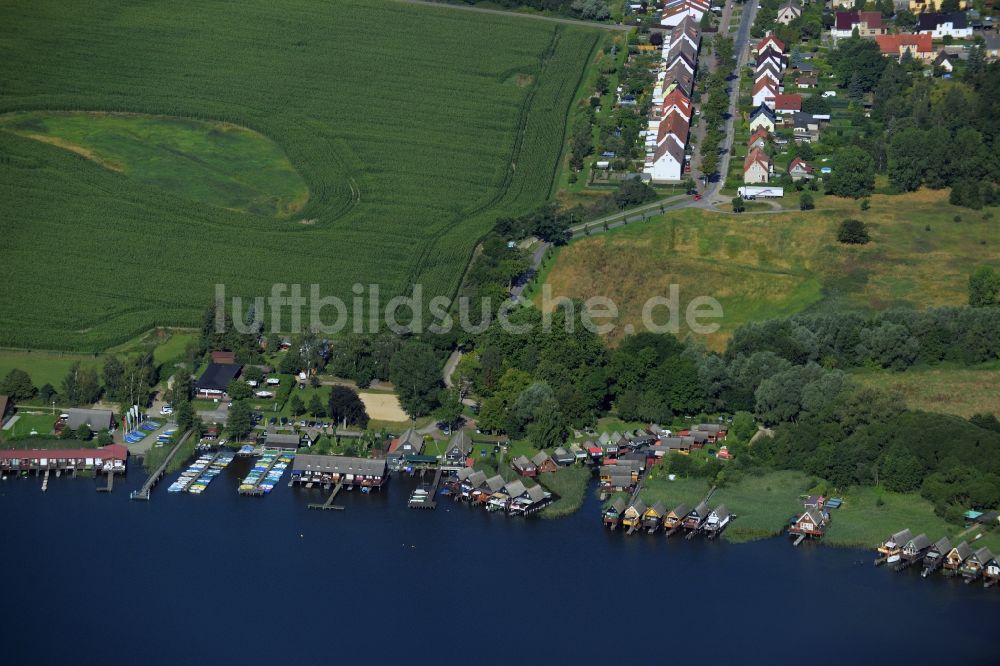 Luftaufnahme Güstrow - Uferbereiche des Sees Inselsee in Güstrow im Bundesland Mecklenburg-Vorpommern