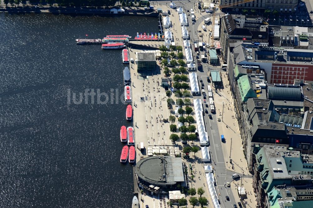 Hamburg aus der Vogelperspektive: Uferbereiche des Sees Jungfernstieg an der Binnenalster in Hamburg