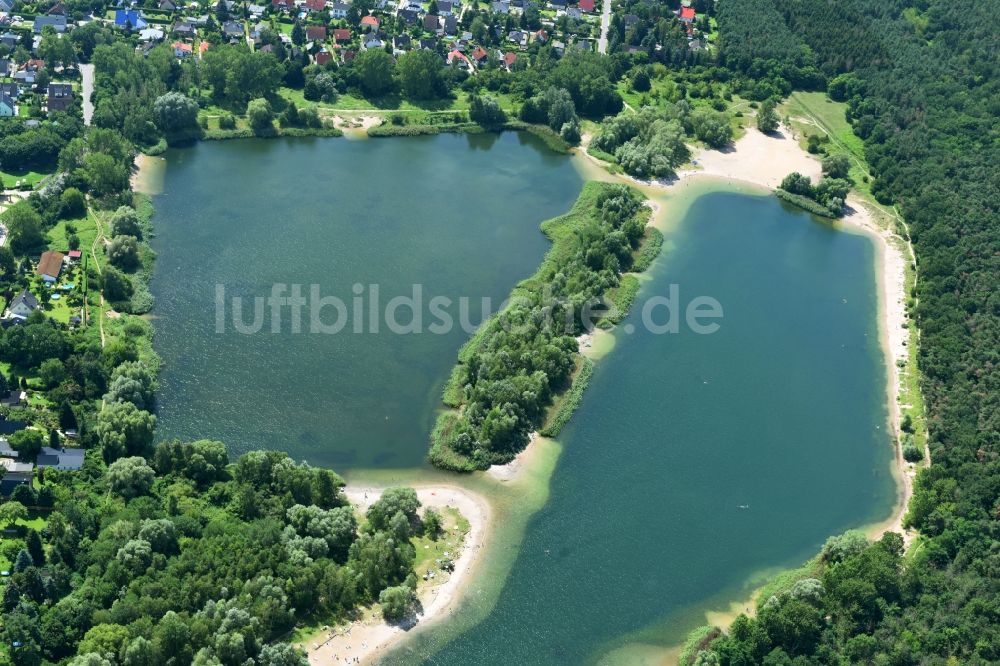 Berlin aus der Vogelperspektive: Uferbereiche des Sees Kaulsdorfer Seen im Ortsteil Kaulsdorf in Berlin, Deutschland