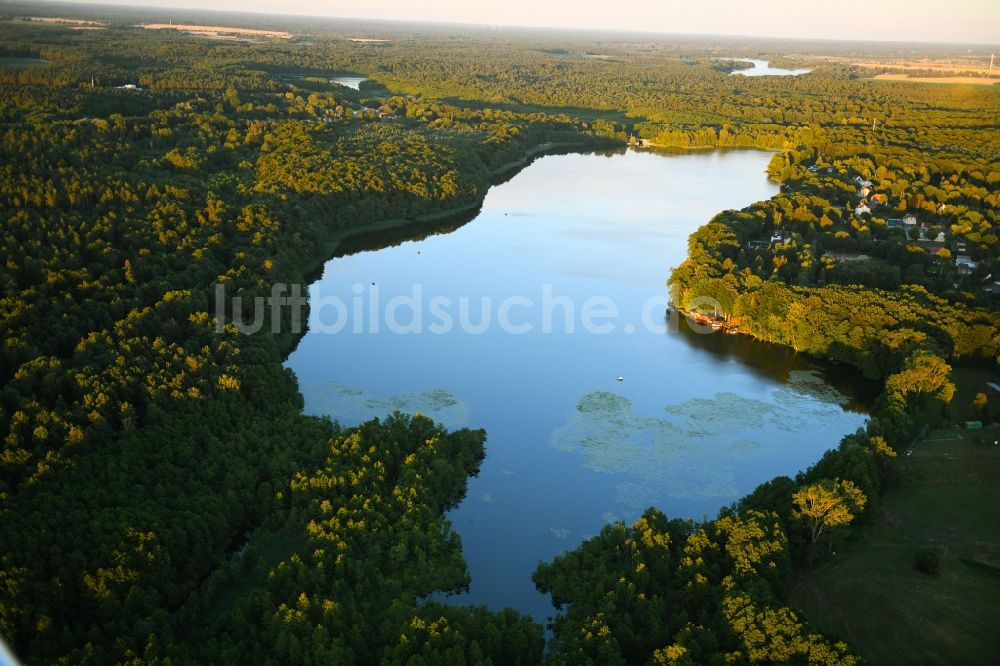 Seilershof aus der Vogelperspektive: Uferbereiche des Sees Kleiner Wentowsee in Seilershof im Bundesland Brandenburg, Deutschland