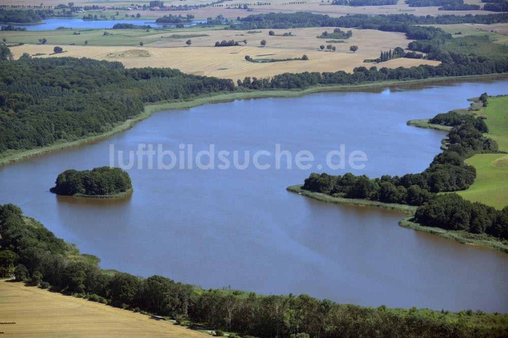 Klein Vielen aus der Vogelperspektive: Uferbereiche des Sees Kleinvielener See in Klein Vielen im Bundesland Mecklenburg-Vorpommern