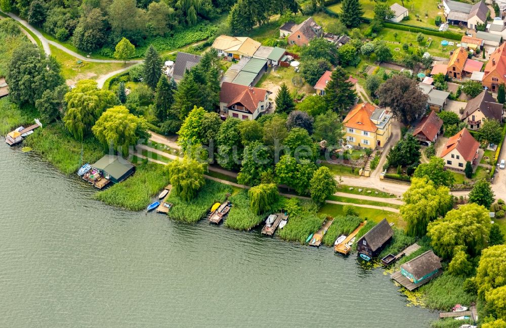 Luftaufnahme Krakow am See - Uferbereiche des Sees Krakower See in Krakow am See im Bundesland Mecklenburg-Vorpommern