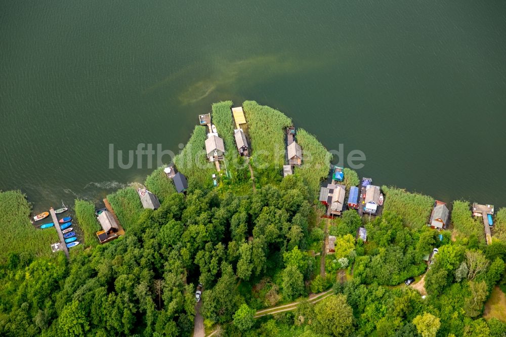 Luftaufnahme Krakow am See - Uferbereiche des Sees Krakower See in Krakow am See im Bundesland Mecklenburg-Vorpommern