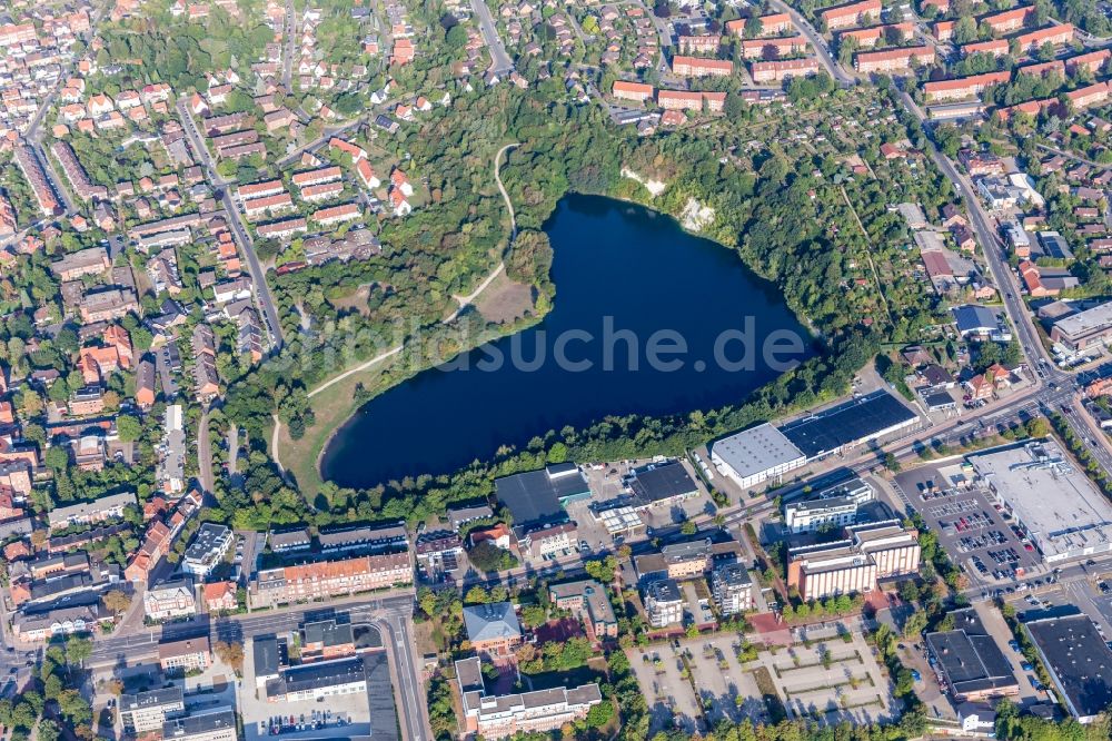 Luftaufnahme Lüneburg - Uferbereiche des Sees Kreidebergsee in Lüneburg im Bundesland Niedersachsen, Deutschland