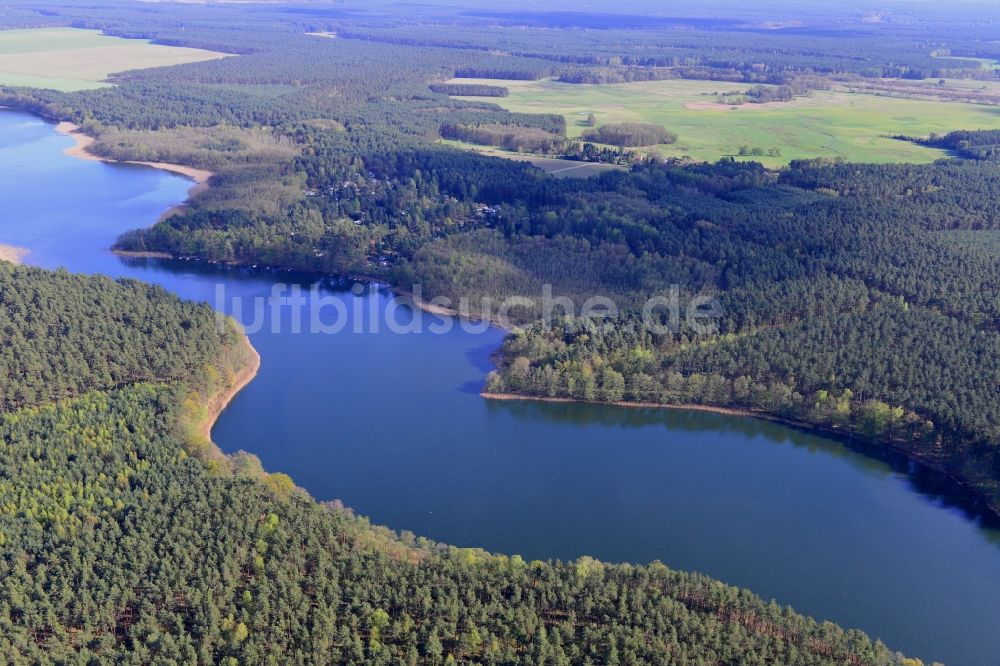 Ahrensdorf aus der Vogelperspektive: Uferbereiche des Sees Lübbesee bei Ahrensdorf im Bundesland Brandenburg