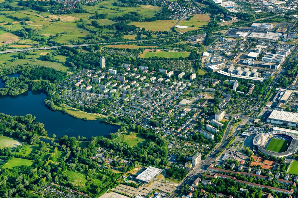 Braunschweig aus der Vogelperspektive: Uferbereiche des Sees Ölpersee in Braunschweig im Bundesland Niedersachsen, Deutschland