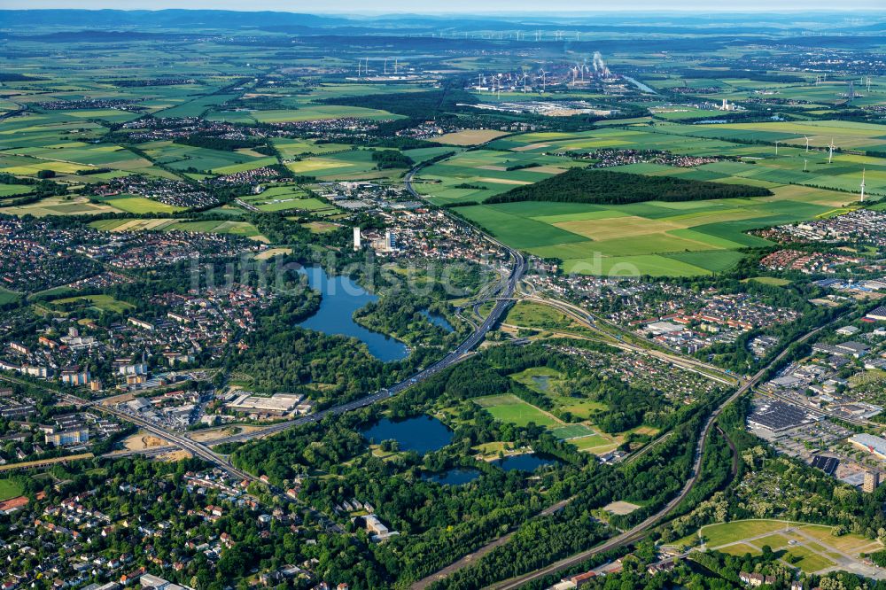 Braunschweig aus der Vogelperspektive: Uferbereiche des Sees Ölpersee in Braunschweig im Bundesland Niedersachsen, Deutschland