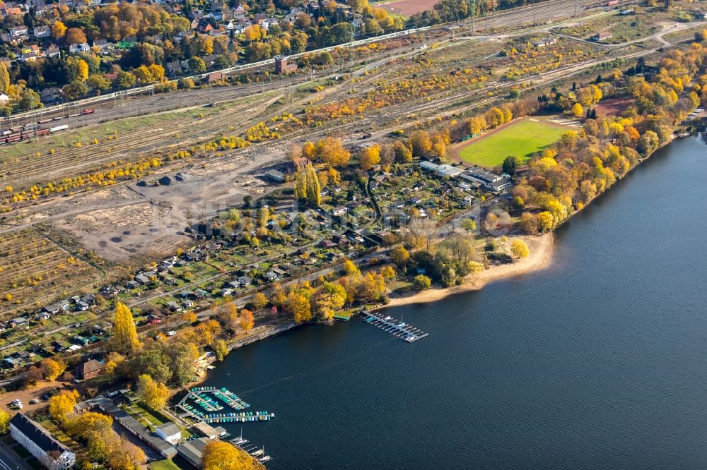 Luftbild Duisburg - Uferbereiche des Sees Masurensee in Duisburg im Bundesland Nordrhein-Westfalen, Deutschland