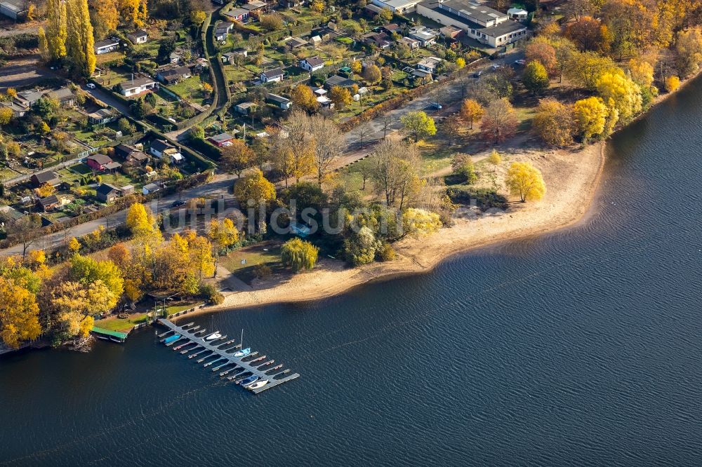 Luftaufnahme Duisburg - Uferbereiche des Sees Masurensee in Duisburg im Bundesland Nordrhein-Westfalen, Deutschland