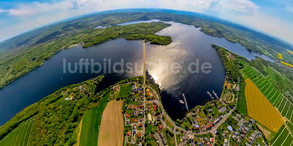 Delecke aus der Vogelperspektive: Uferbereiche des Sees Möhnesee in Delecke im Bundesland Nordrhein-Westfalen