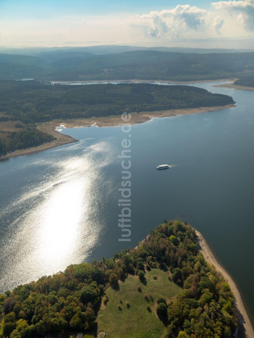 Luftbild Möhnesee - Uferbereiche des Sees Möhnesee in Möhnesee im Bundesland Nordrhein-Westfalen, Deutschland