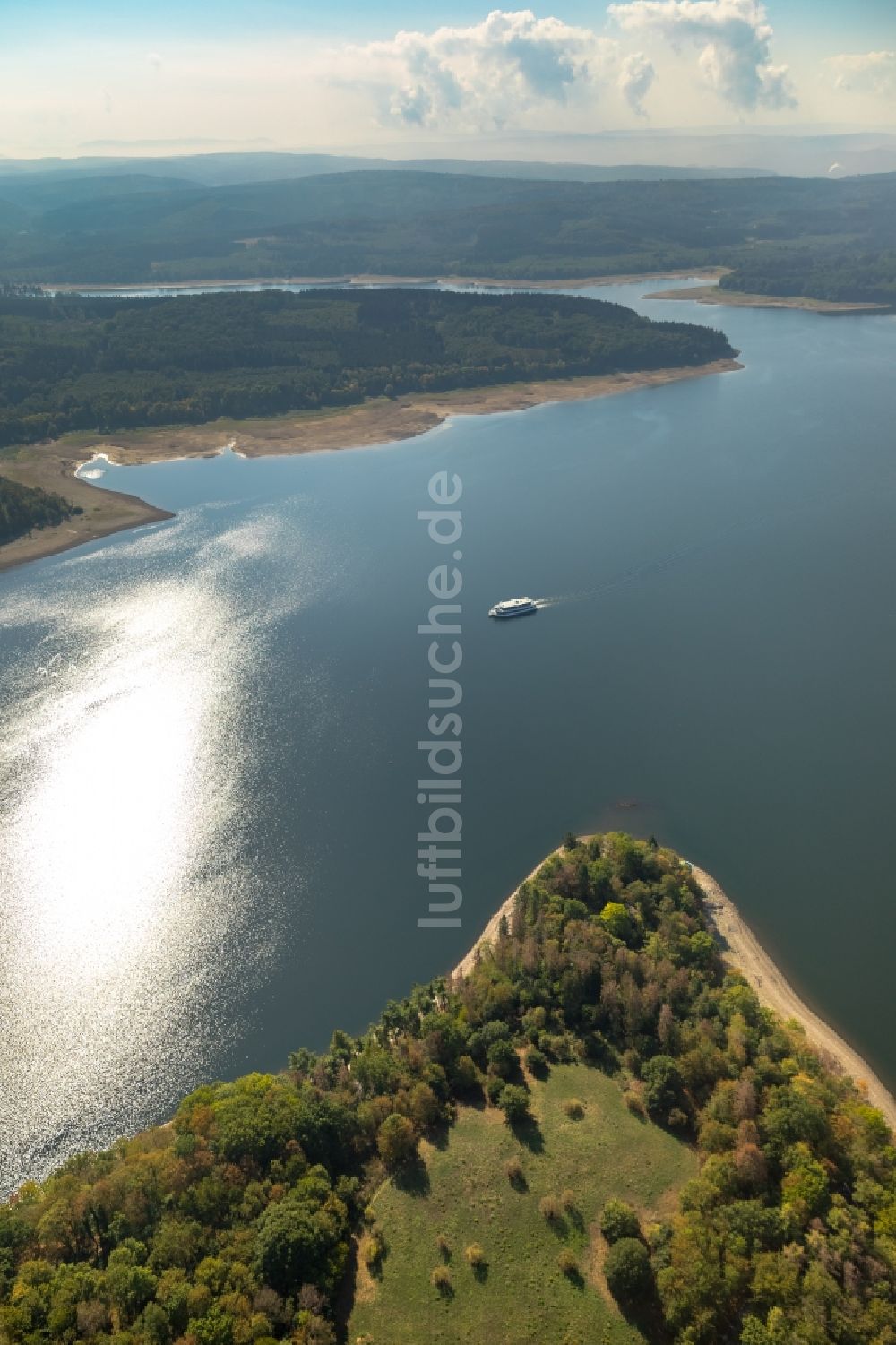 Möhnesee von oben - Uferbereiche des Sees Möhnesee in Möhnesee im Bundesland Nordrhein-Westfalen, Deutschland