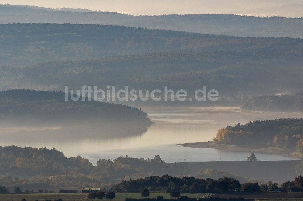 Luftbild Möhnesee - Uferbereiche des Sees Möhnesee im Bundesland Nordrhein-Westfalen