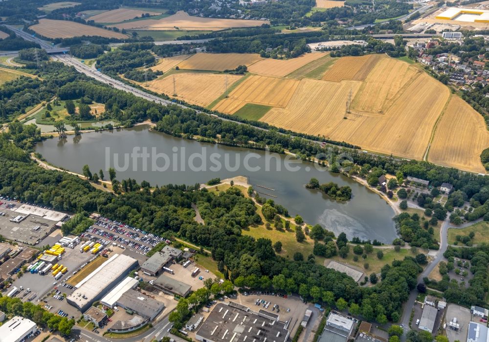 Luftbild Bochum - Uferbereiche des Sees Ümminger See in Bochum im Bundesland Nordrhein-Westfalen, Deutschland