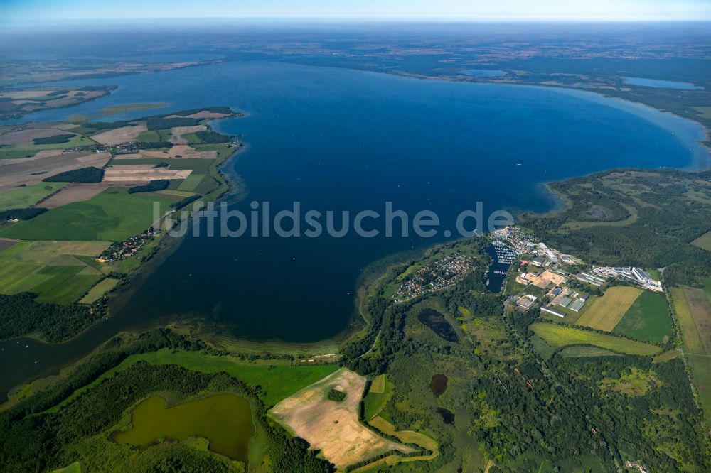 Südmüritz von oben - Uferbereiche des Sees Müritz in Südmüritz im Bundesland Mecklenburg-Vorpommern, Deutschland