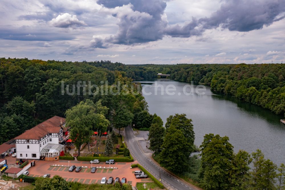 Luftbild Wandlitz - Uferbereiche des Sees Obersee in einem Waldgebiet in Lanke in Wandlitz im Bundesland Brandenburg, Deutschland