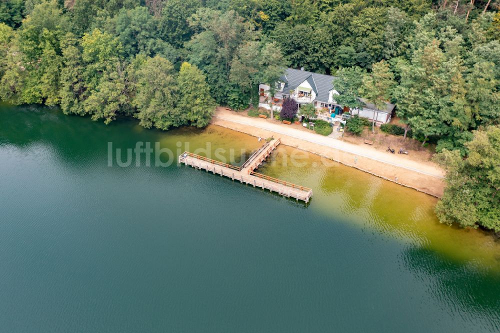 Lanke von oben - Uferbereiche des Sees Obersee in Lanke im Bundesland Brandenburg, Deutschland