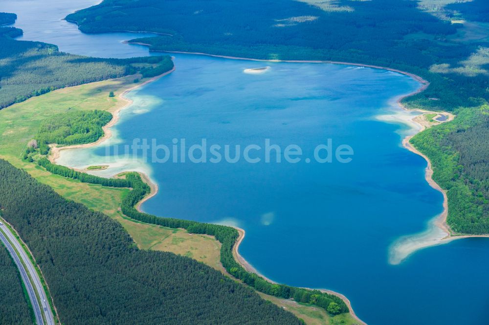 Plau am See aus der Vogelperspektive: Uferbereiche des Sees Plauer See in Plau am See im Bundesland Mecklenburg-Vorpommern