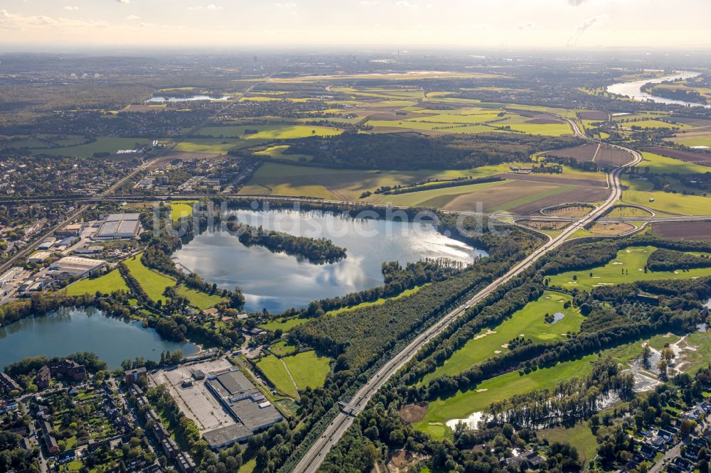 Luftbild Duisburg - Uferbereiche des Sees Rahmer See in Duisburg im Bundesland Nordrhein-Westfalen, Deutschland