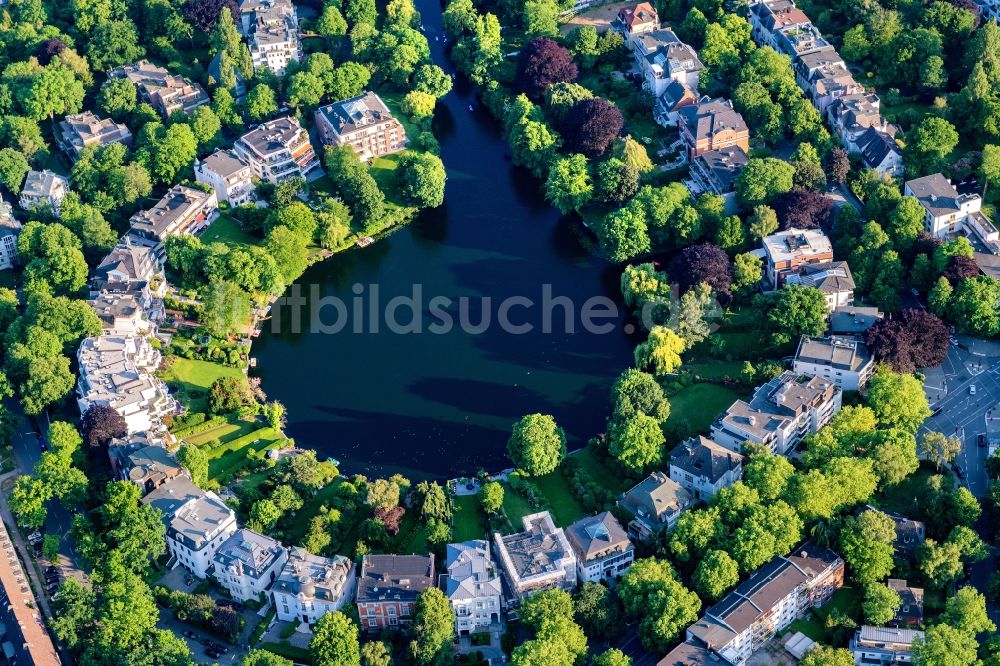 Luftaufnahme Hamburg - Uferbereiche des Sees Rondeelteich im Ortsteil Winterhude in Hamburg, Deutschland