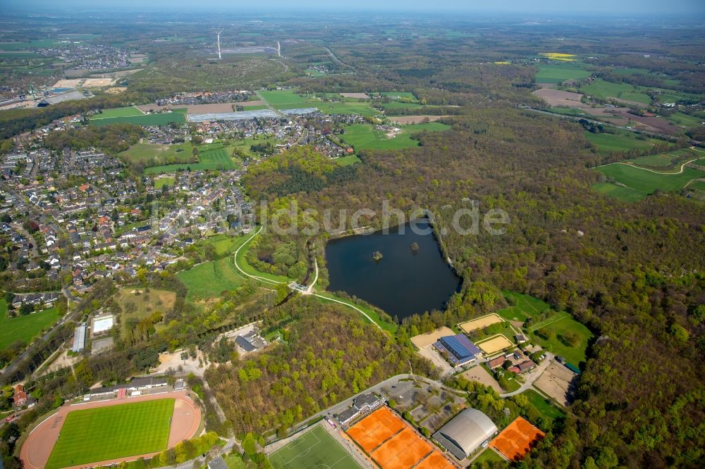 Luftbild Dinslaken - Uferbereiche des Sees Rotbachsee in Dinslaken im Bundesland Nordrhein-Westfalen