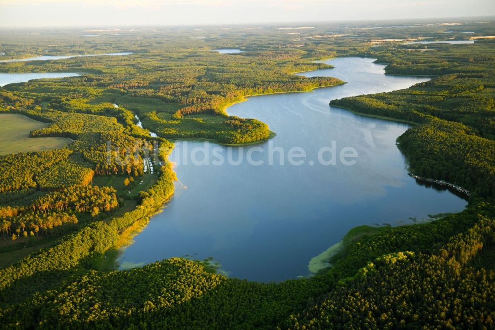 Luftbild Wesenberg - Uferbereiche des Sees Rätzsee in Wesenberg im Bundesland Mecklenburg-Vorpommern, Deutschland