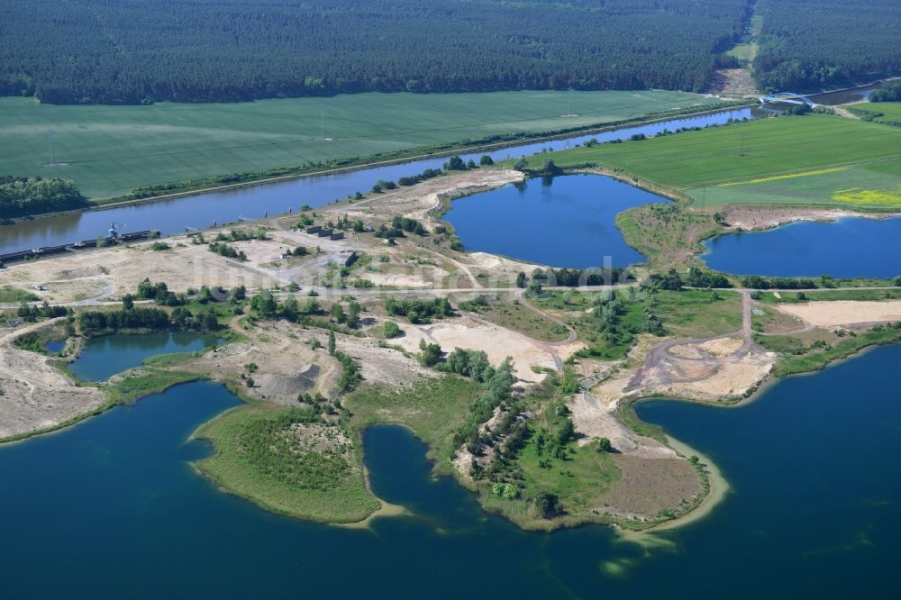 Luftaufnahme Niegripp - Uferbereiche des Sees der Sand- Ablagerungsflächen in Niegripp im Bundesland Sachsen-Anhalt