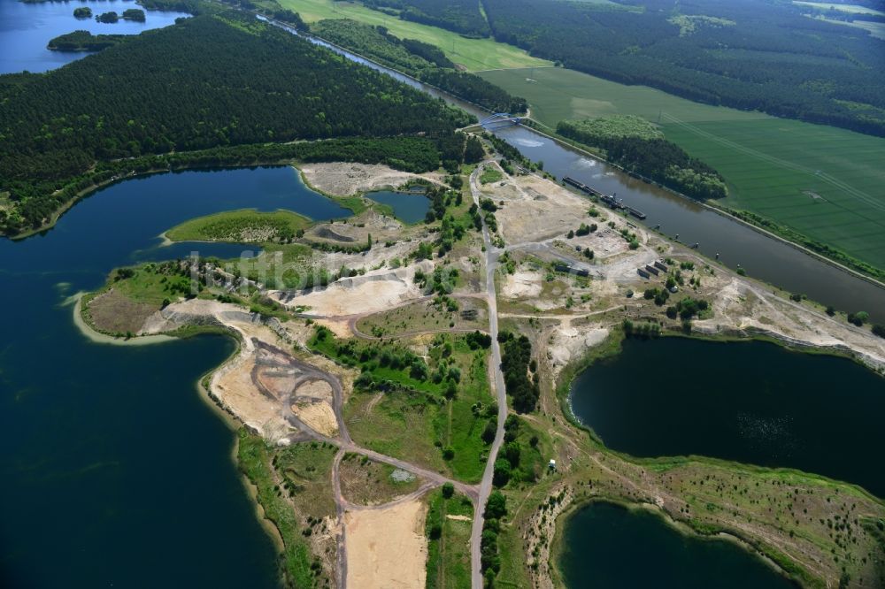 Niegripp von oben - Uferbereiche des Sees der Sand- Ablagerungsflächen in Niegripp im Bundesland Sachsen-Anhalt