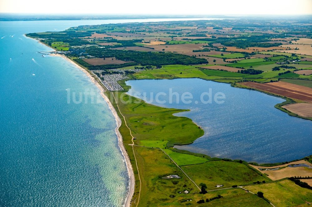 Dörphof aus der Vogelperspektive: Uferbereiche des Sees Schwansener See in Dörphof im Bundesland Schleswig-Holstein, Deutschland