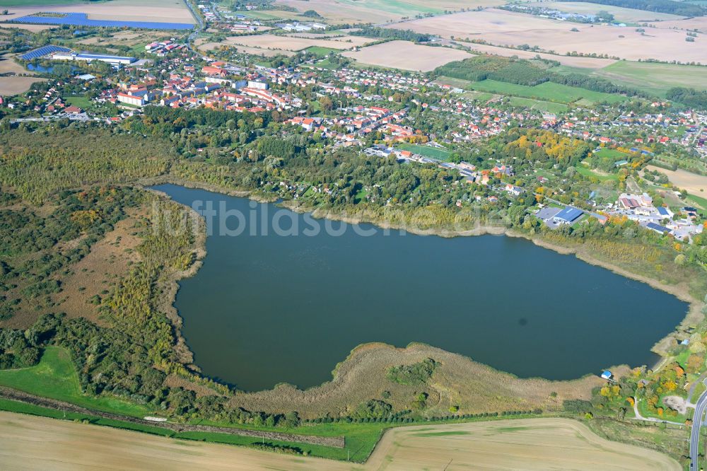 Luftaufnahme Woldegk - Uferbereiche des Sees Stadtsee in Woldegk im Bundesland Mecklenburg-Vorpommern, Deutschland