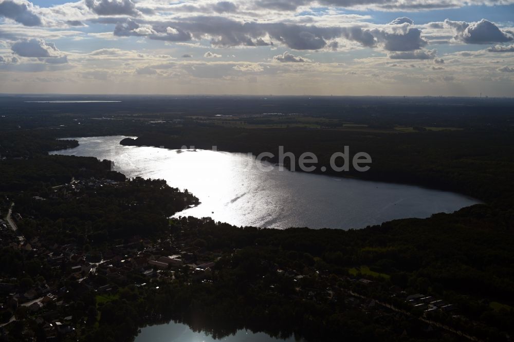 Hennickendorf aus der Vogelperspektive: Uferbereiche des Sees Stienitzsee in Hennickendorf im Bundesland Brandenburg, Deutschland