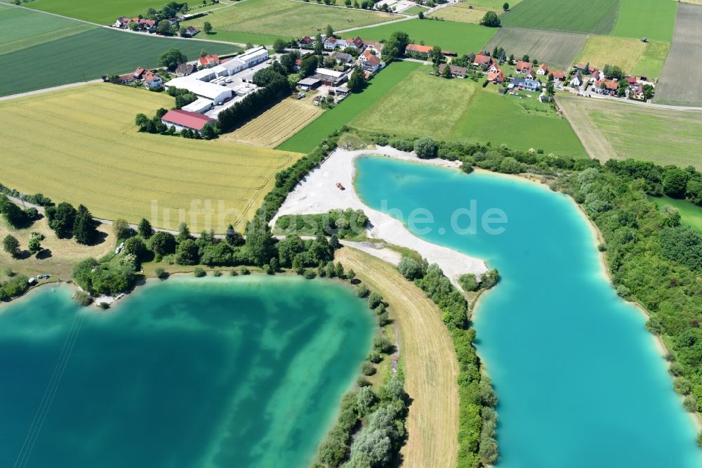 Geiselbullach von oben - Uferbereiche des Sees Stürzer Weiher in Geiselbullach im Bundesland Bayern, Deutschland