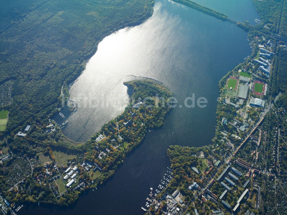 Potsdam aus der Vogelperspektive: Uferbereiche des Sees Templiner See in Potsdam im Bundesland Brandenburg