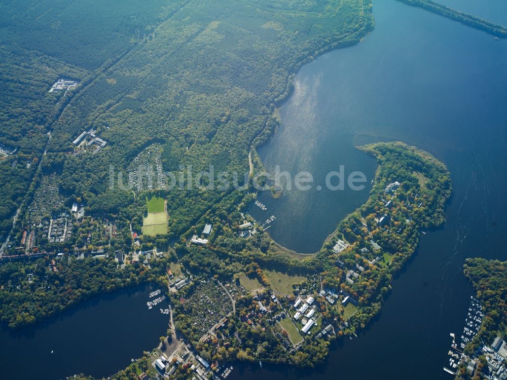 Luftaufnahme Potsdam - Uferbereiche des Sees Templiner See in Potsdam im Bundesland Brandenburg