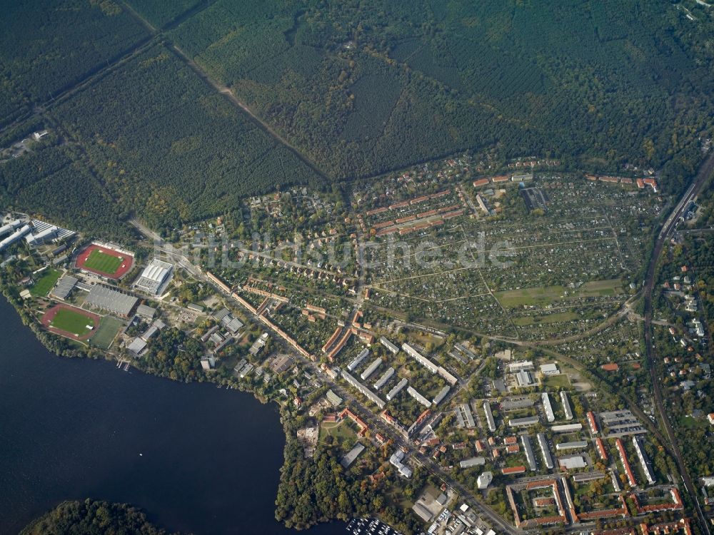 Luftaufnahme Potsdam - Uferbereiche des Sees Templiner See in Potsdam im Bundesland Brandenburg