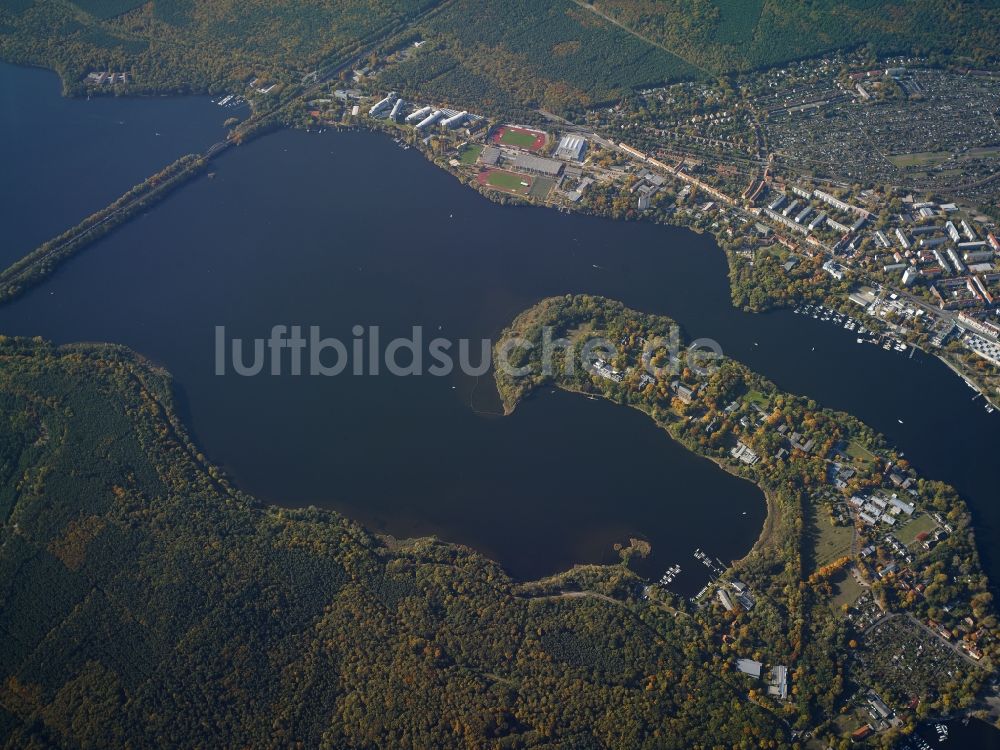 Schwielowsee aus der Vogelperspektive: Uferbereiche des Sees Templiner See in Schwielowsee im Bundesland Brandenburg