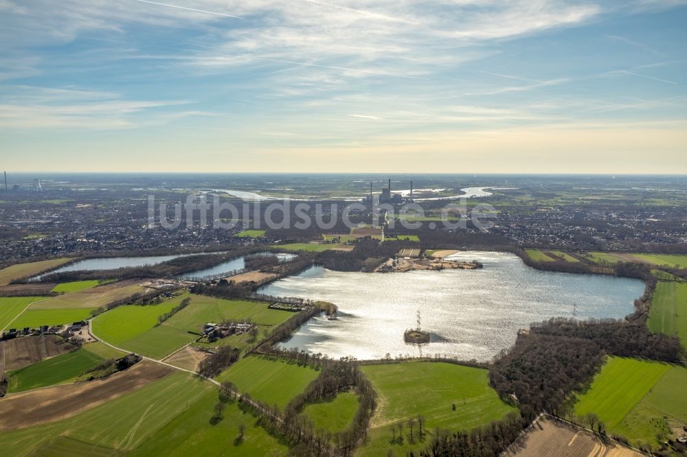 Luftbild Hünxe - Uferbereiche des Sees Tenderingssee in Hünxe im Bundesland Nordrhein-Westfalen, Deutschland