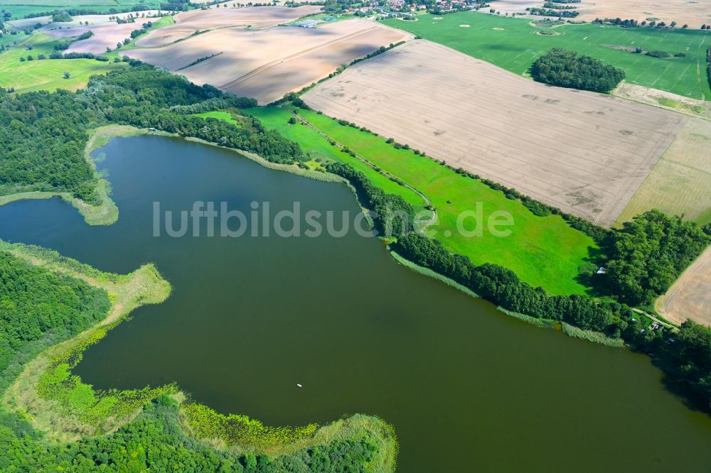 Teschendorf von oben - Uferbereiche des Sees Teschendorfer See in Teschendorf im Bundesland Mecklenburg-Vorpommern, Deutschland