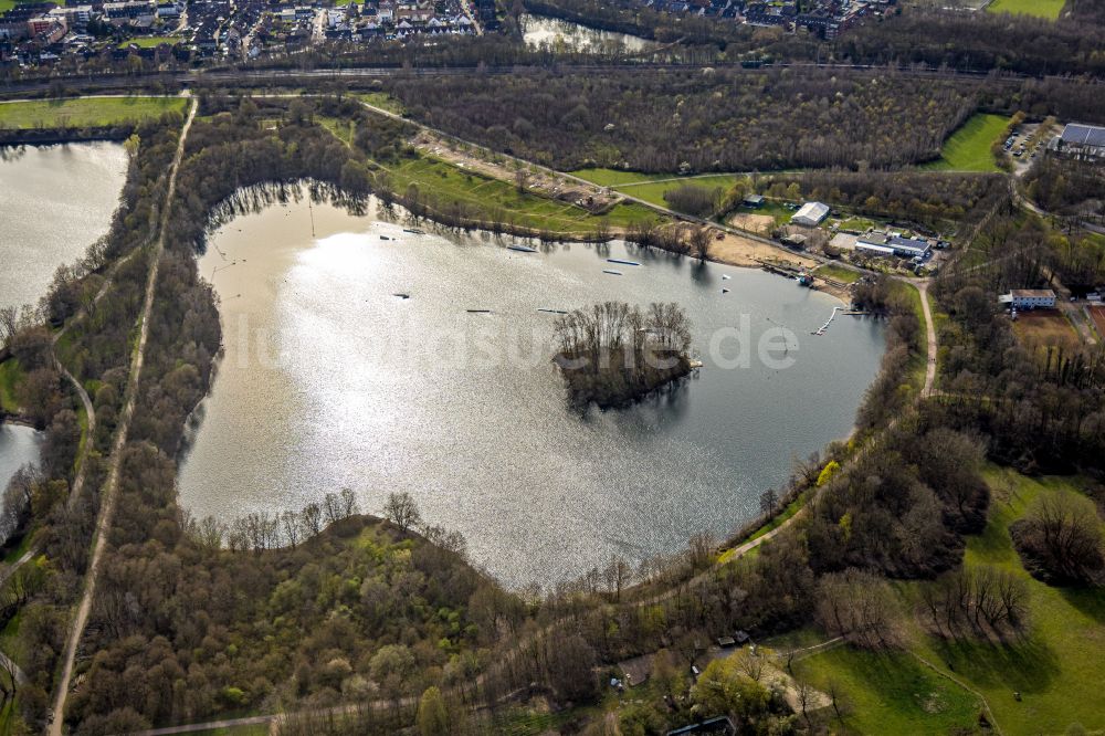 Luftaufnahme Duisburg - Uferbereiche des Sees Toeppersee im Ortsteil Rumeln - Kaldenhausen in Duisburg im Bundesland Nordrhein-Westfalen, Deutschland