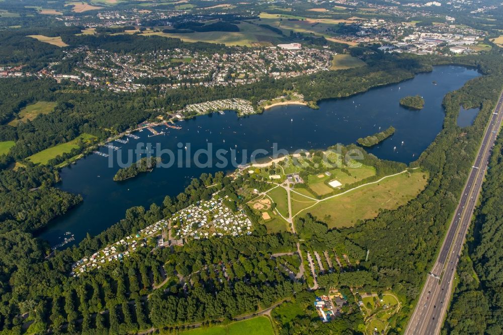 Luftaufnahme Düsseldorf - Uferbereiche des Sees Unterbacher See in Düsseldorf im Bundesland Nordrhein-Westfalen