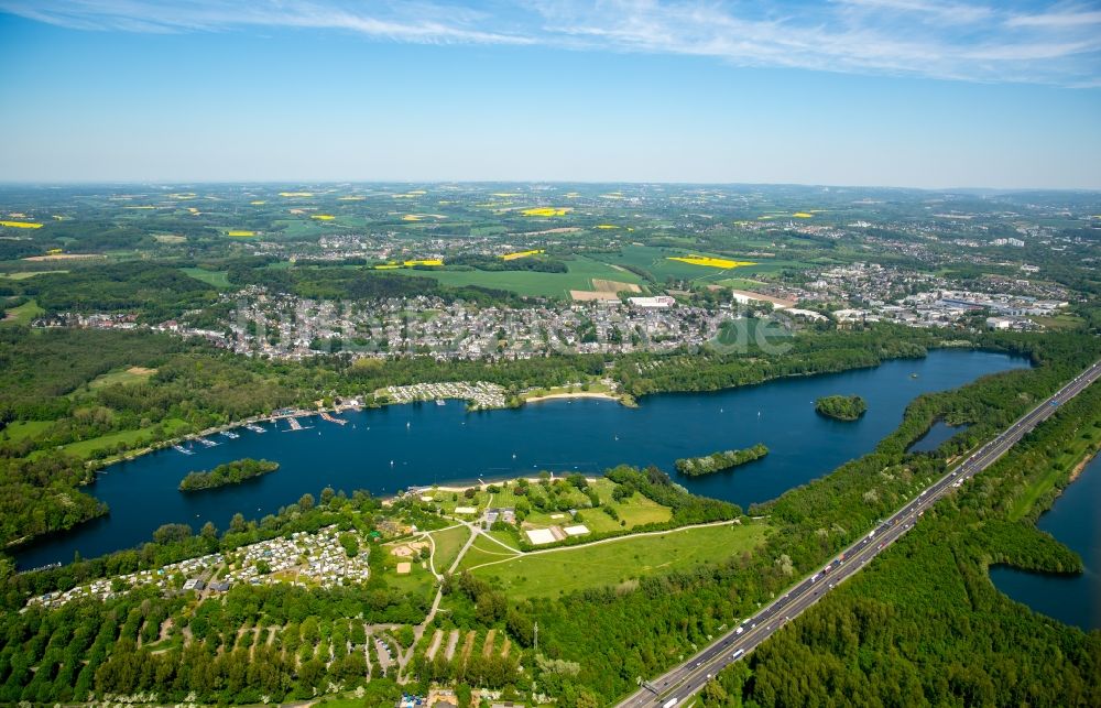 Luftbild Düsseldorf - Uferbereiche des Sees Unterbachersee in Düsseldorf im Bundesland Nordrhein-Westfalen