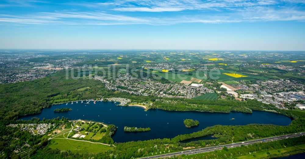 Luftbild Düsseldorf - Uferbereiche des Sees Unterbachersee in Düsseldorf im Bundesland Nordrhein-Westfalen