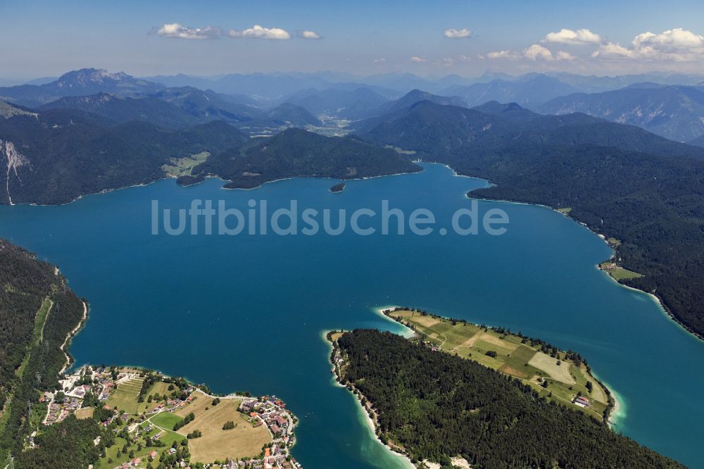 Luftaufnahme Kochel am See - Uferbereiche des Sees Walchensee in Kochel am See im Bundesland Bayern, Deutschland