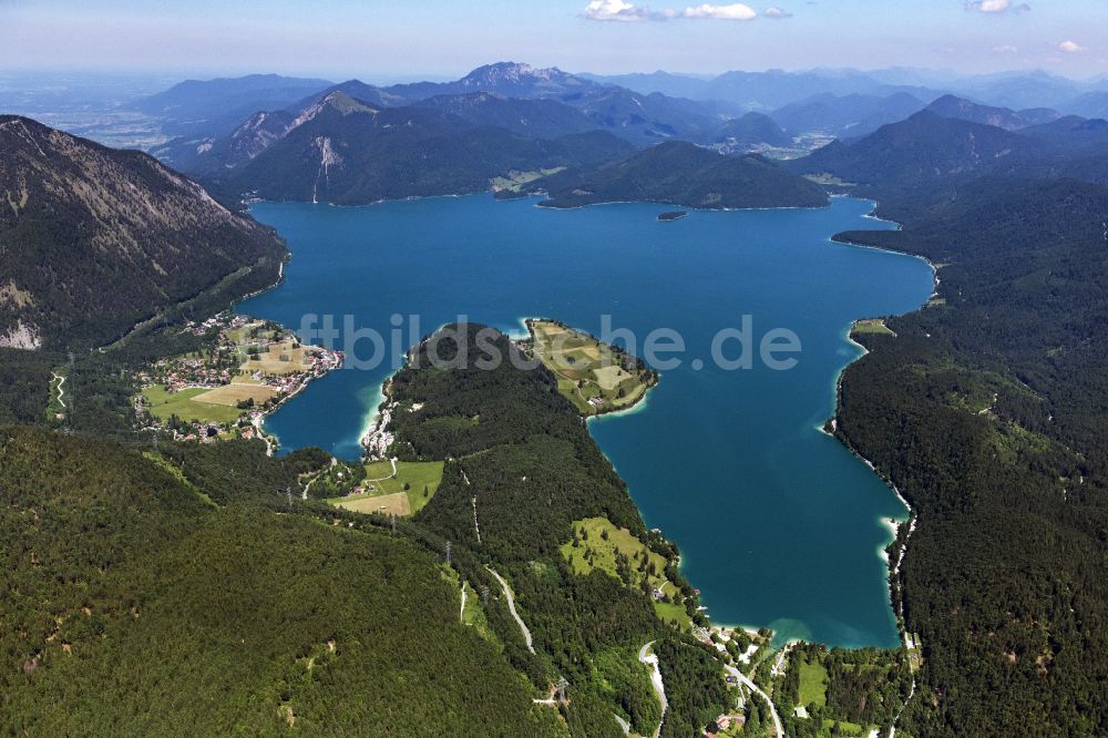 Luftbild Kochel am See - Uferbereiche des Sees Walchensee in Kochel am See im Bundesland Bayern, Deutschland