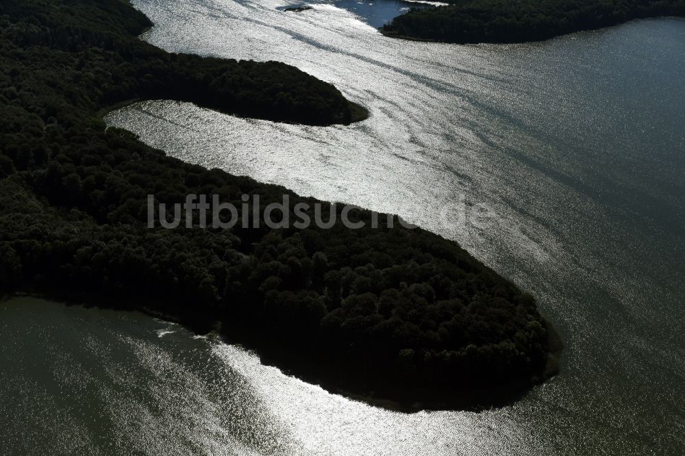 Luftaufnahme Achterwehr - Uferbereiche des Sees Westensee in Achterwehr im Bundesland Schleswig-Holstein