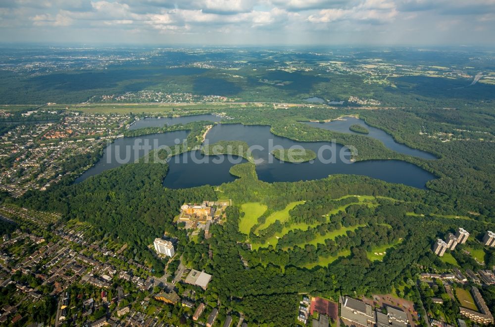 Duisburg aus der Vogelperspektive: Uferbereiche des Sees Wildförstersee in Duisburg im Bundesland Nordrhein-Westfalen