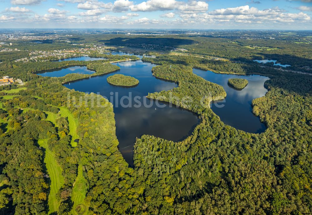 Luftaufnahme Duisburg - Uferbereiche des Sees Wildförstersee in Duisburg im Bundesland Nordrhein-Westfalen