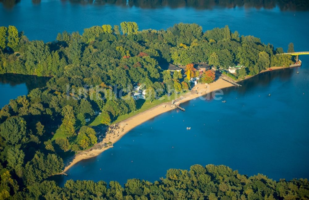 Luftbild Duisburg - Uferbereiche des Sees Wolfssee der Sechs-Seen-Platte in Duisburg im Bundesland Nordrhein-Westfalen